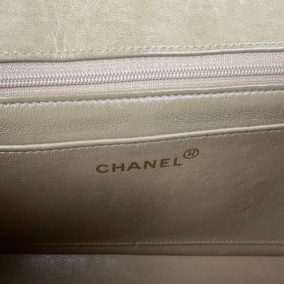 CHANEL DIANA FLAP BAG MEDIUM GHW - Picture 10 of 15